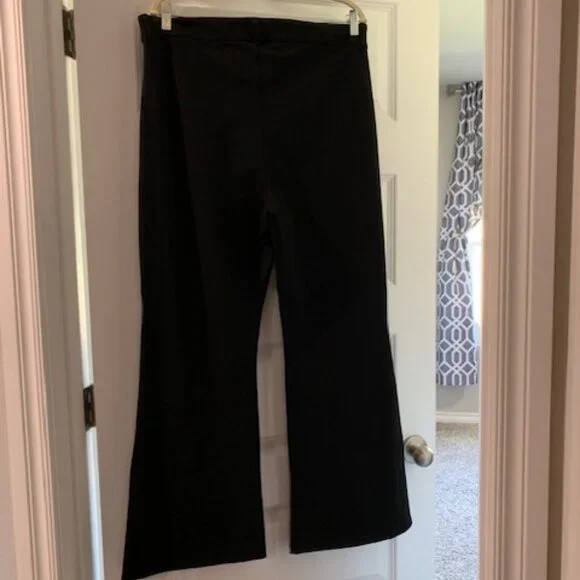 NWT - Old Navy Black Flare Trouser, Size 16 - Picture 2 of 5